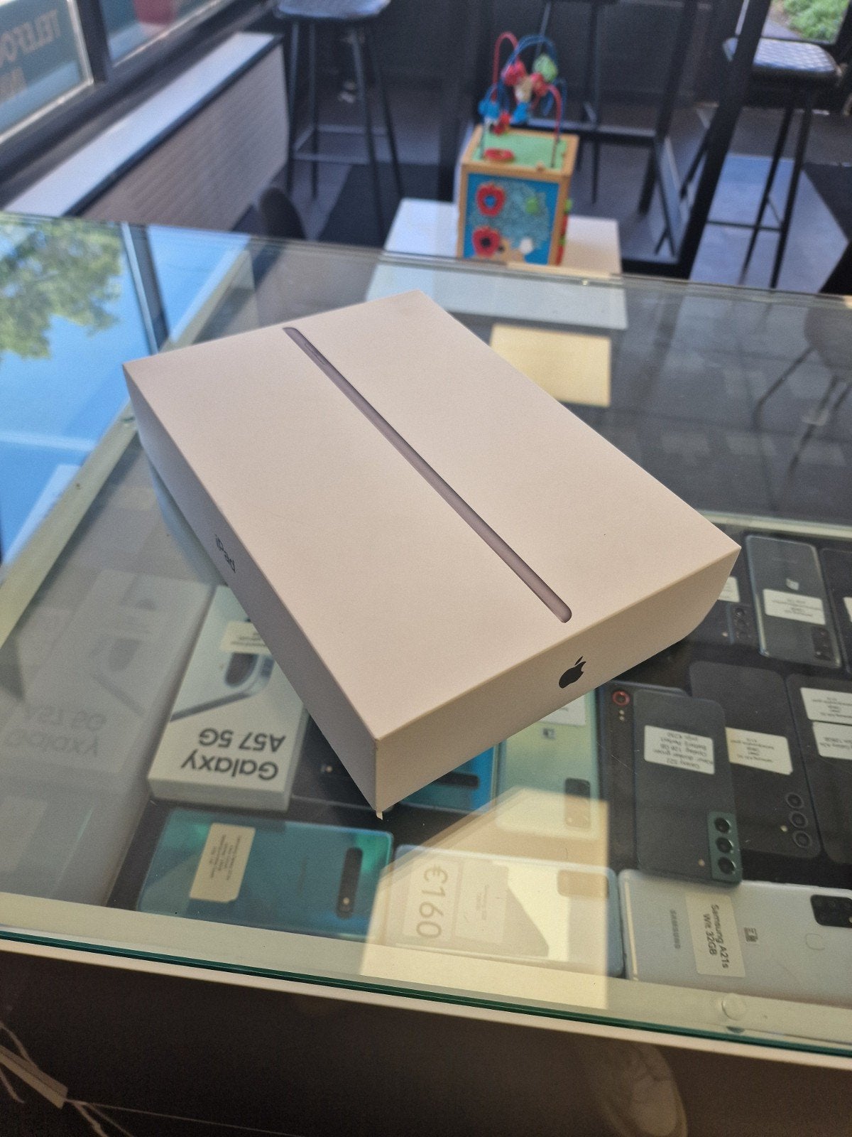 Apple iPad 8e generatie, 10 inch, One Apple Park Way, Cupertino, CA 95014, USA, 32 GB, Apple Inc.