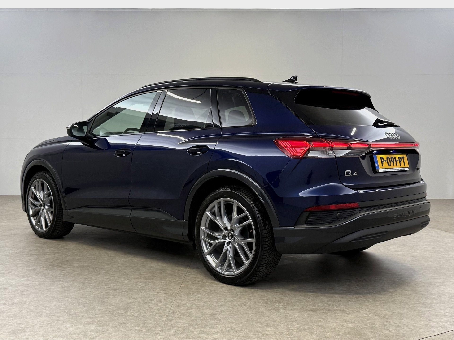 Audi Q4 e-tron 50 Quattro Launch edition 77 kWh | Snelladen, Auto's, Stof, Blauw, Origineel Nederlands, 2110 kg