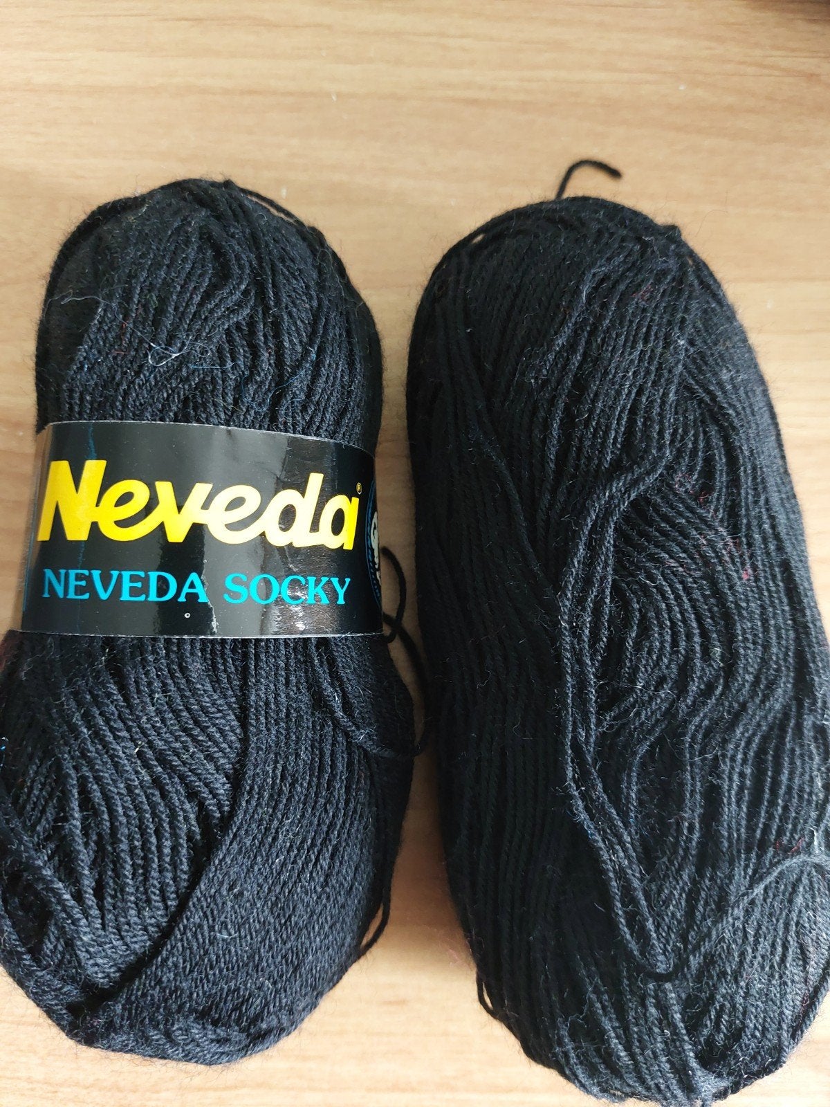 2 bol sokkenwol 50 gr Neveda nld nr 2, Ophalen of Verzenden, Nieuw, Breien of Haken, Wol of Garen