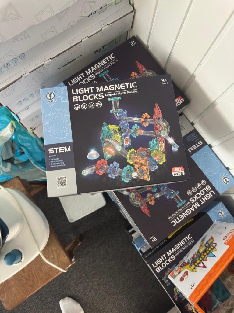 Grote partij speelgoed: Magnetische tegels, Ophalen of Verzenden, Nieuw, Jongen of Meisje