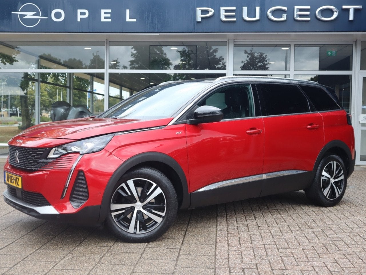 Peugeot 5008 SUV GT PureTech 130pk EAT8 Automaat, Rijklaarpr, Auto's, Automaat, Gebruikt, 1199 cc, 7 stoelen
