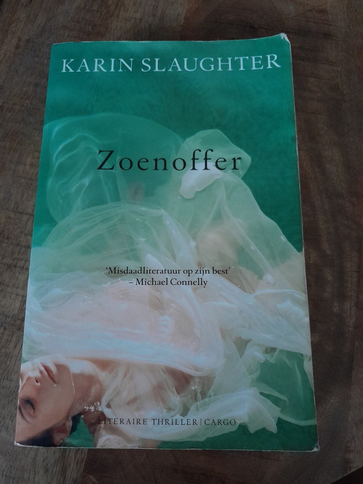 Karin Slaughter - Zoenoffer, Ophalen of Verzenden, Gelezen, Karin Slaughter