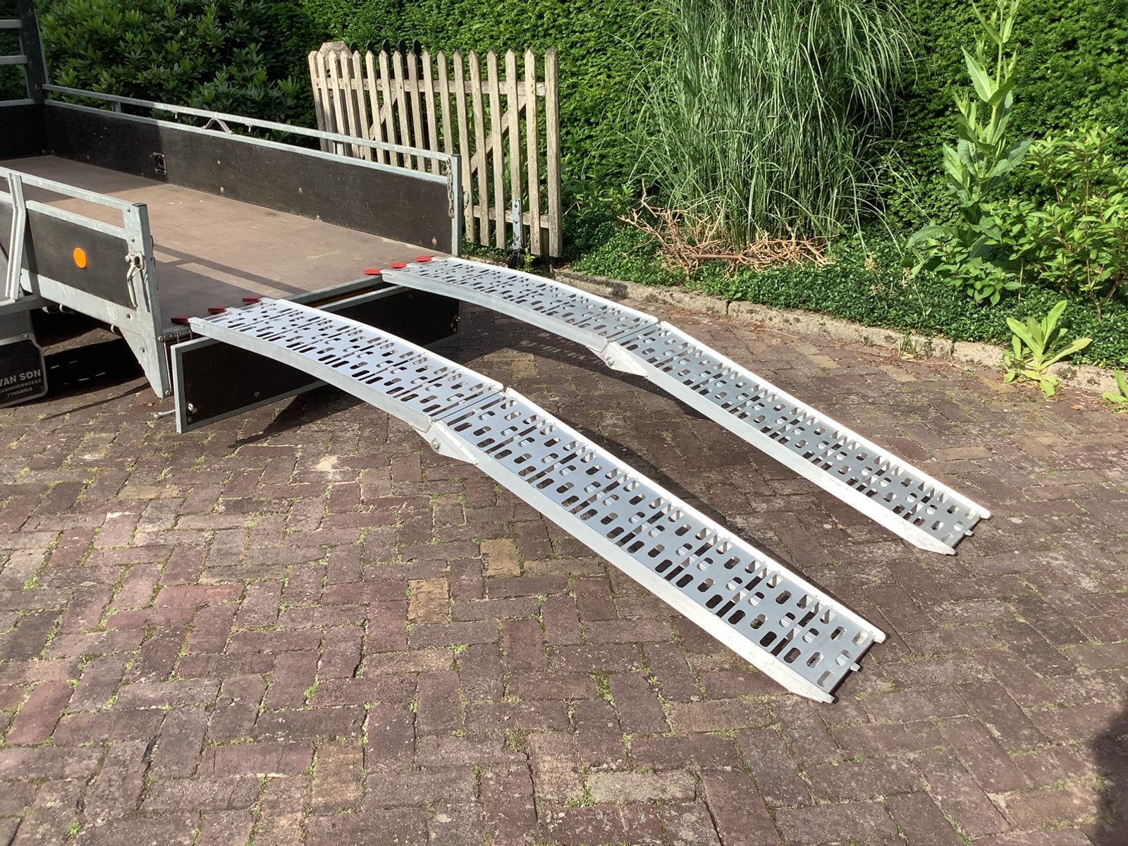 Oprijplaten met muur / ophangbeugel, Ophalen, Zo goed als nieuw, Aluminium