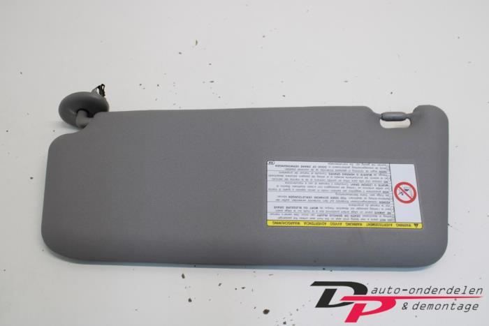Zonneklep van een Toyota IQ, Gebruikt, -, -, Ophalen of Verzenden