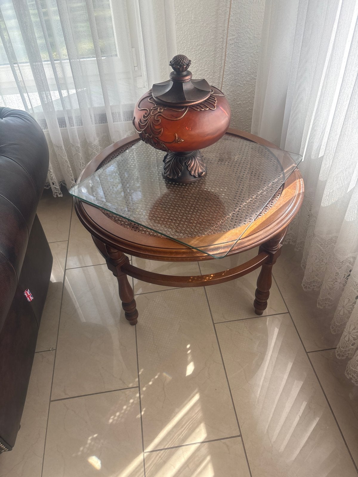 Klassieke ronde bijzettafel met glasplaat, Huis en Inrichting, Ophalen, Minder dan 45 cm, Minder dan 55 cm, Gebruikt
