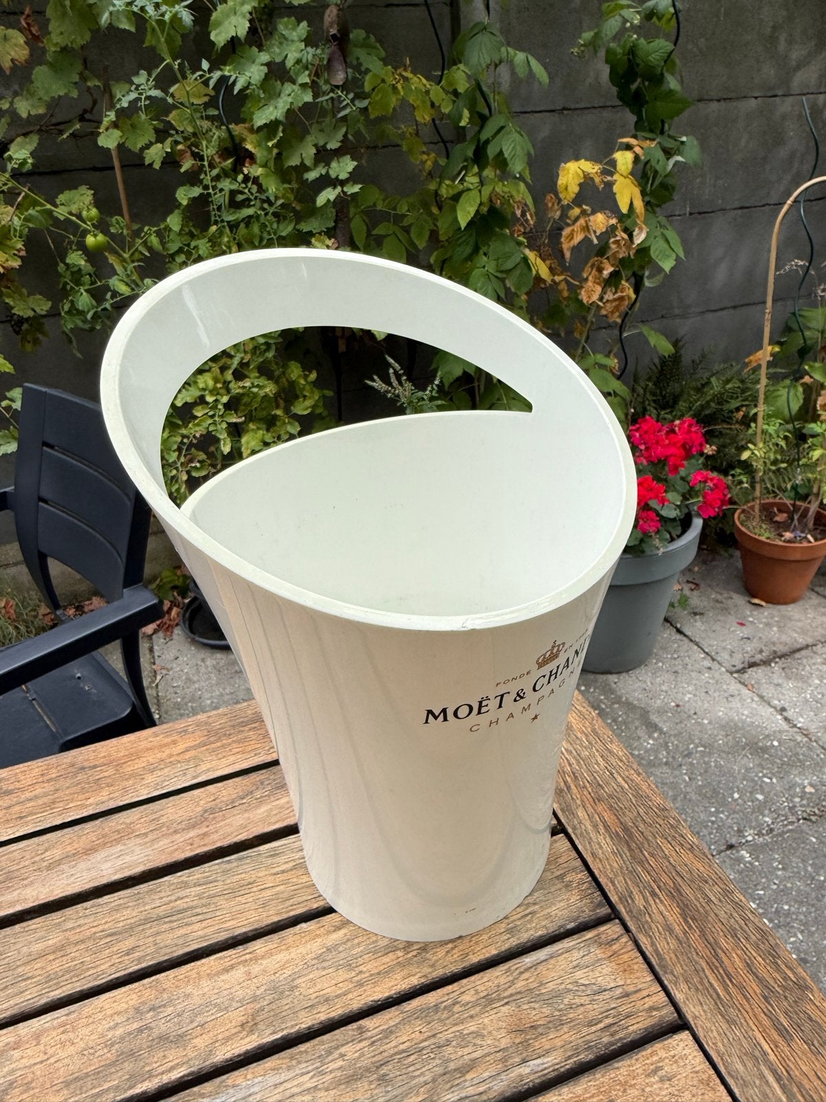Moët & Chandon Wijnkoeler / Champagnekoeler, Ophalen, Kunststof, Gebruikt, Minder dan 5 flessen