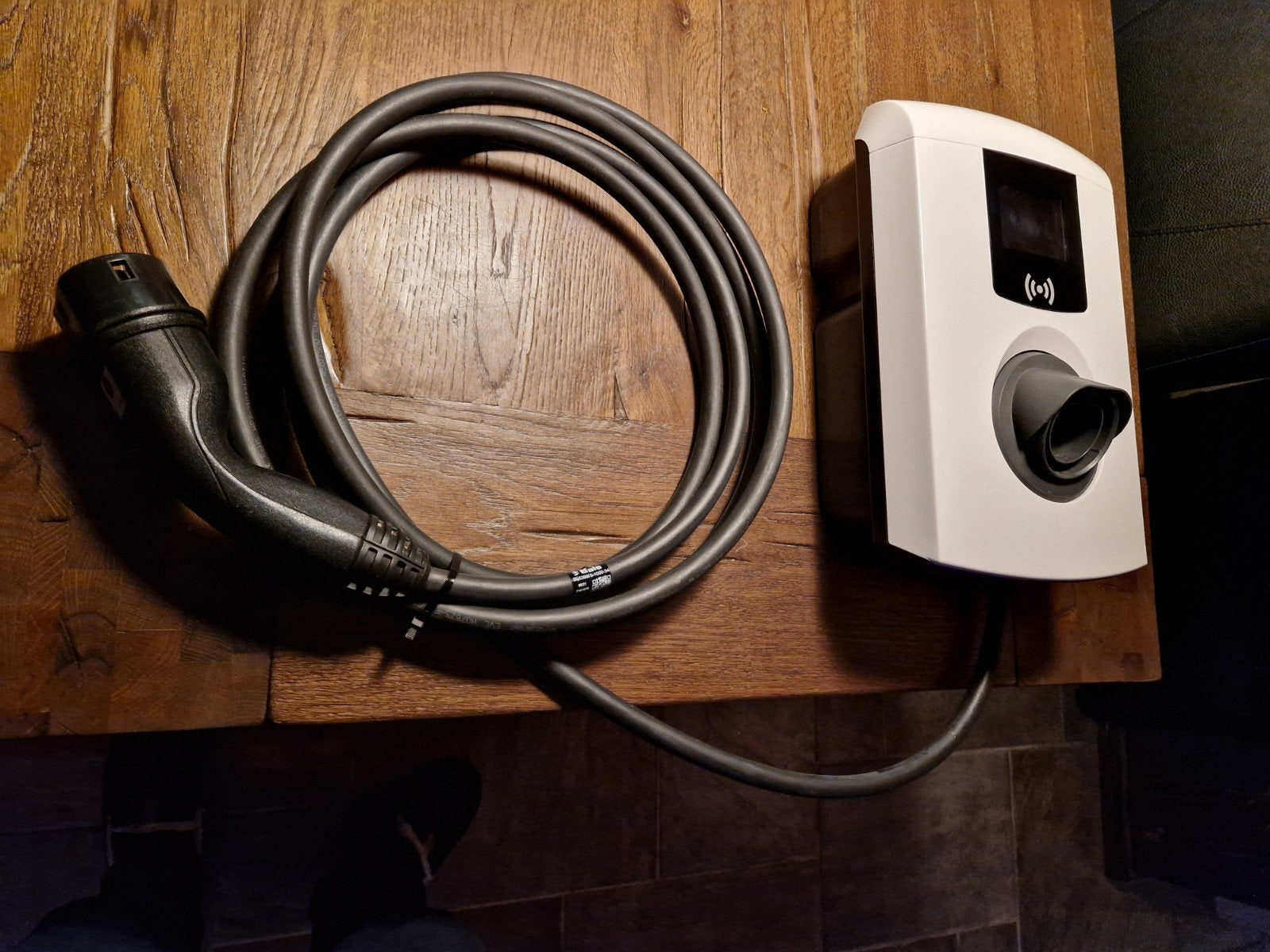 Alfen 3f single proline met vaste kabel.  izgst, Ophalen of Verzenden, Zo goed als nieuw, Laadpaal en Laadkabel