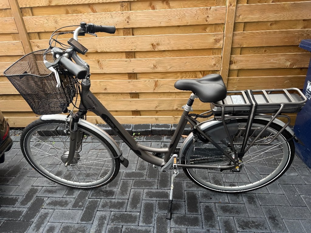 Vogue Basic D49 elektrische fiets met mand, Zo goed als nieuw, 47 tot 51 cm, 30 tot 50 km per accu, Ophalen