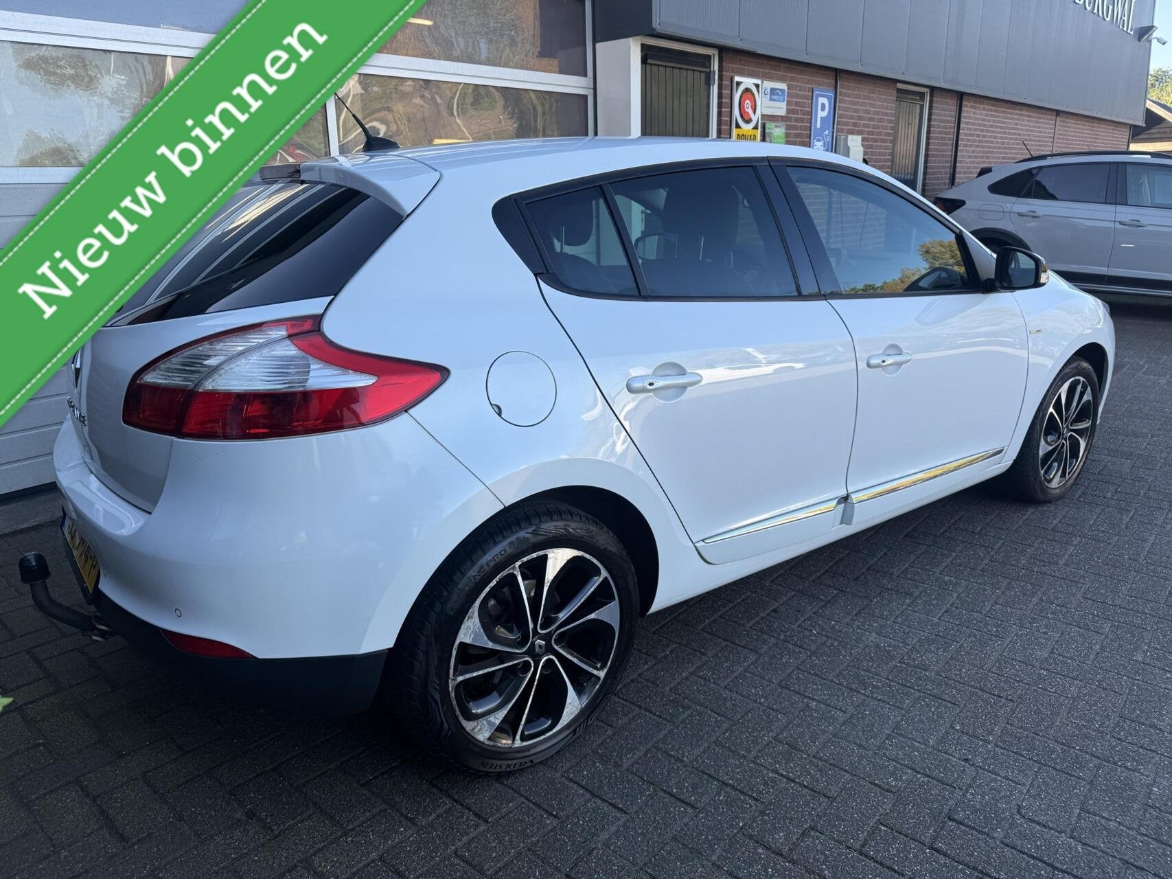 Renault Megane 1.2 TCe Bose AUTOMAAT CAMERA/TH/ECC *ALL-IN P, Auto's, Gebruikt, Zwart, Bedrijf, 1180 kg