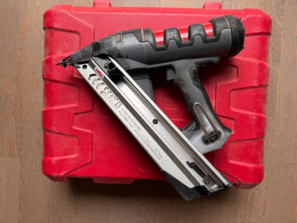Senco tacker F-15 **DEFECT** incl koffer, Gebruikt, Pascallaan 68, Ophalen of Verzenden, Info.nl@kyocera-fastening.com