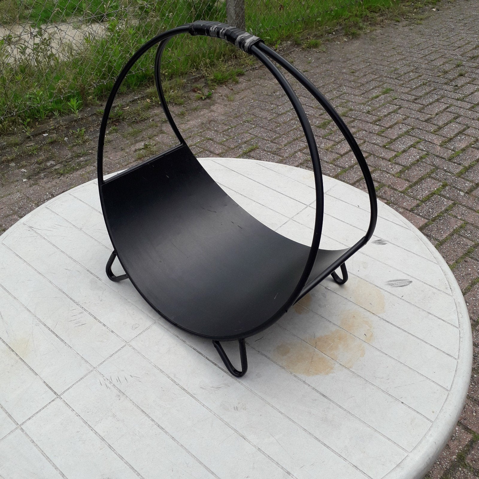 Stijlvolle Zwarte Brandhout Houder / Houtmand / Brandhoutrek, Ophalen, Gebruikt, Zwart, Metaal
