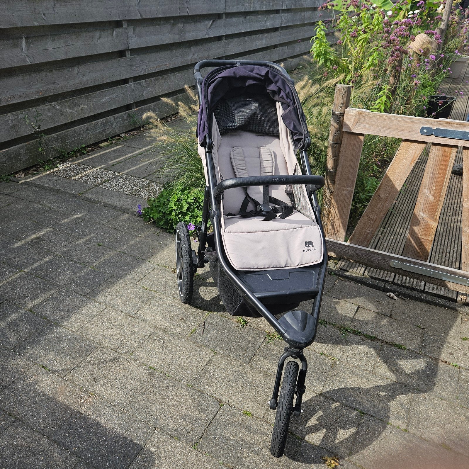 Deryan Bolt Jogger Kinderwagen, Gebruikt, Luchtbanden, Ophalen, Kinderwagen