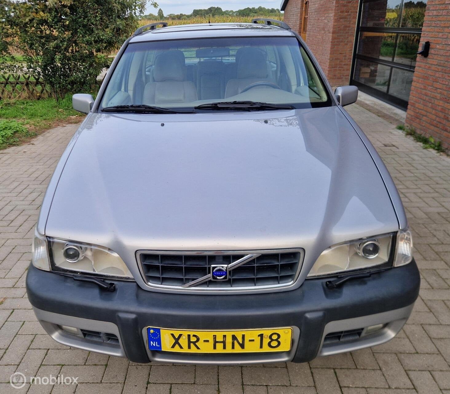 Volvo V70 XC 2.5 T AWD Luxury, Auto's, Gebruikt, Vierwielaandrijving, 1600 kg, 1630 kg