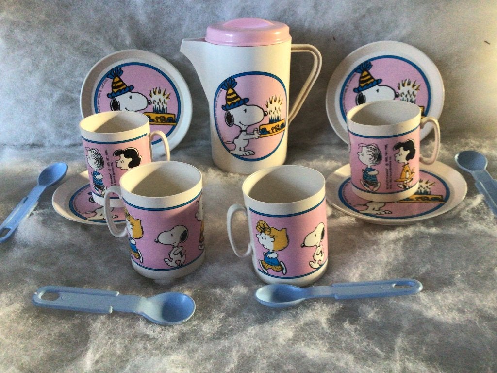 Snoopy. Oud kinderserviesje 1958, Verzamelen, Ophalen of Verzenden, Snoopy, Zo goed als nieuw, Overige typen