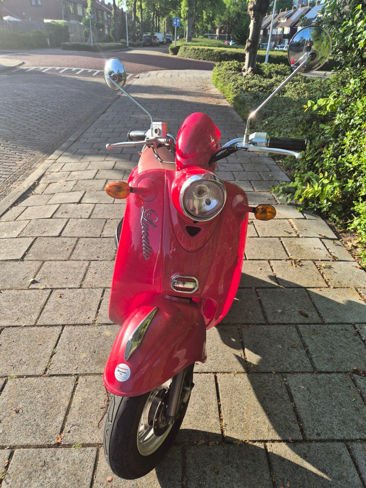 Rode Lucatto scooter - Heeft lang stilgestaan, Ophalen, Gebruikt, Overige merken