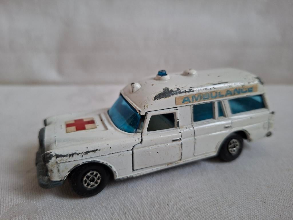MATCHBOX Mercedes Benz Binz Ambulance Speed Kings K-28, Ophalen of Verzenden, Gebruikt, Auto, Overige merken