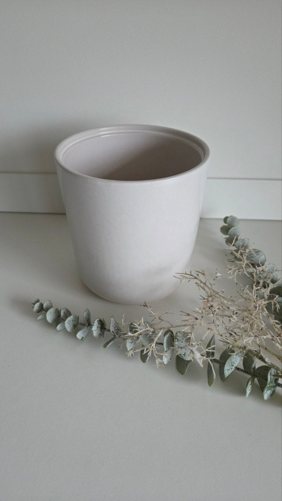 Keramische bloempot wit / cream H:17cm B:15,5cm, Rond, Binnen, Ophalen of Verzenden, Zo goed als nieuw