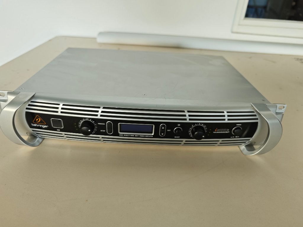 Behringer iNUKE NU6000DSP PA Versterker – 2x 3100W, Overige merken, Ophalen of Verzenden, 120 watt of meer, Gebruikt