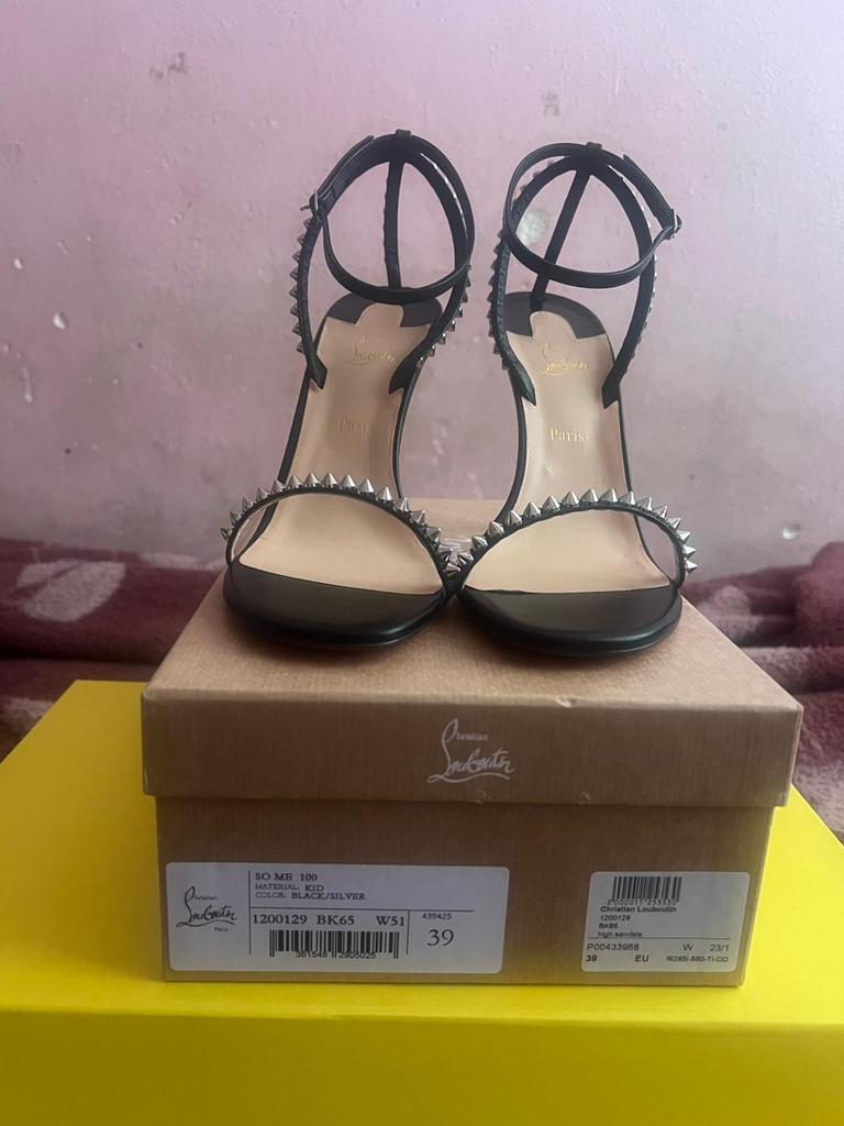 CHRISTIAN LOUBOUTIN So Me embellished leather sandals, Kleding | Dames, Schoenen, Zwart, Ophalen of Verzenden, Zo goed als nieuw