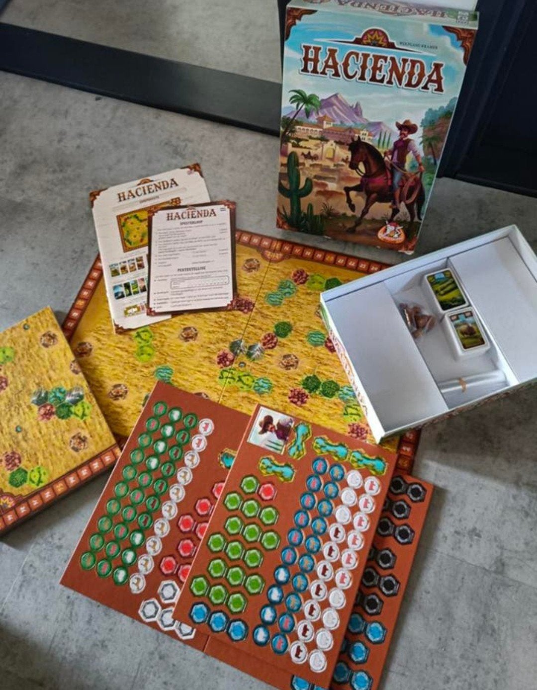 Hacienda bordspel - Nieuwstaat, compleet en strategisch, Drie of vier spelers, Ophalen of Verzenden, Nieuw
