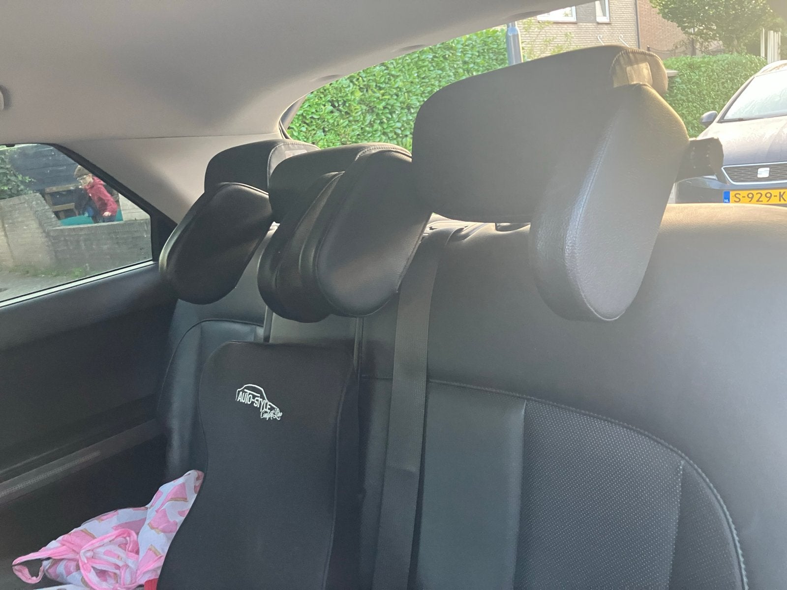 2x Hoofdsteun Perow voor auto - comfortabel en verstelbaar, Ophalen of Verzenden, Zo goed als nieuw