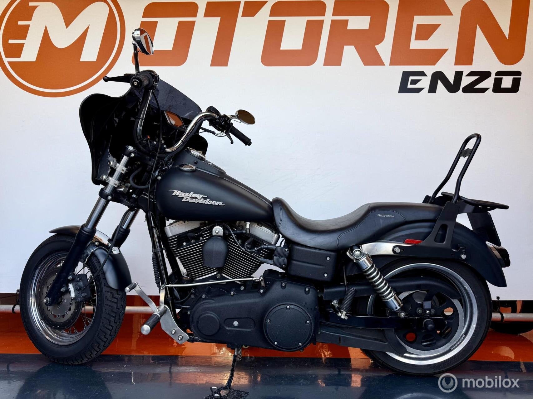 HD 88 FXDBi Street Bob LET OP! 23.444 KM 5HD1 Orig NL FULL, Chopper, Bedrijf, 1449 cc, Meer dan 35 kW
