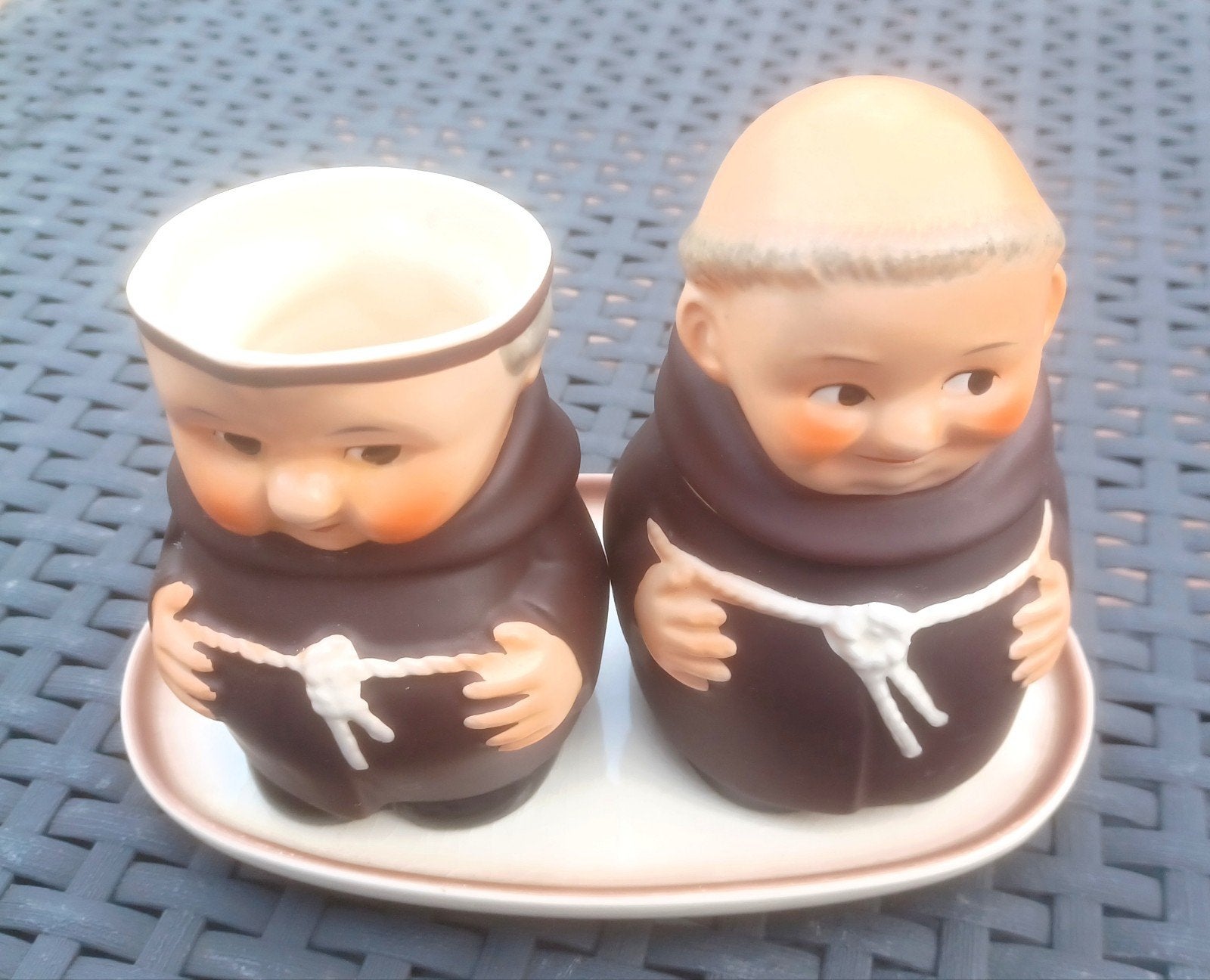 Vintage Goebel Koffieset Melk & Suiker paters Friar Tuck, Antiek en Kunst, Ophalen of Verzenden