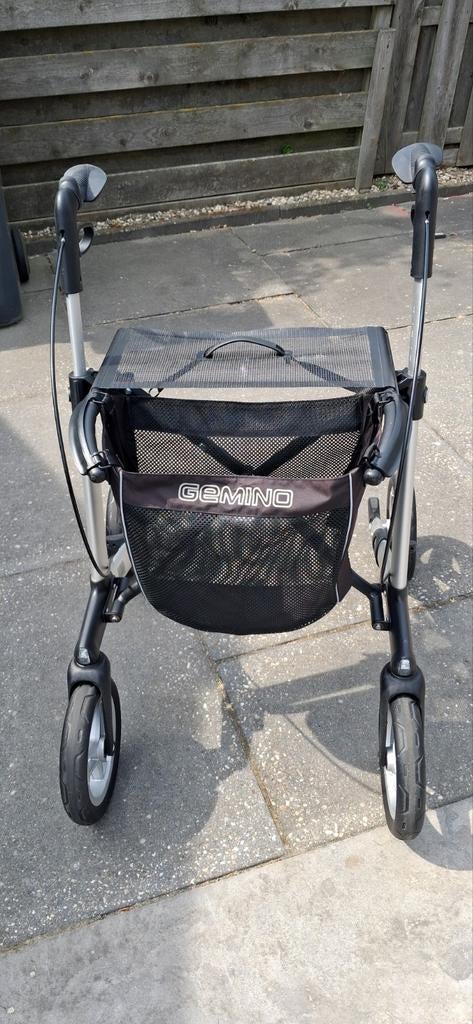 Gemino rollator met luchtbanden grijs met zwart i.g.s., Ophalen, Opvouwbaar, Gebruikt