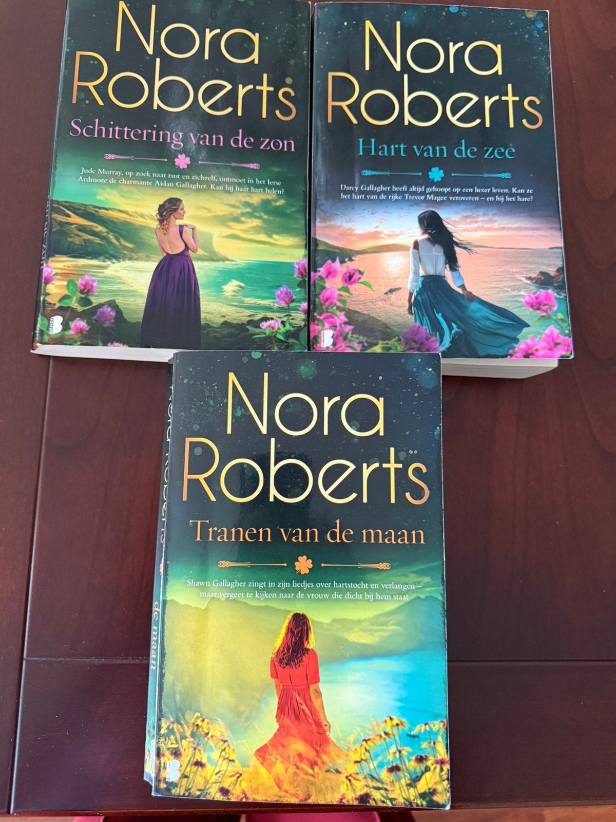 Ierse Trilogie van Nora Roberts serie van 3 roman, Ophalen of Verzenden, Zo goed als nieuw