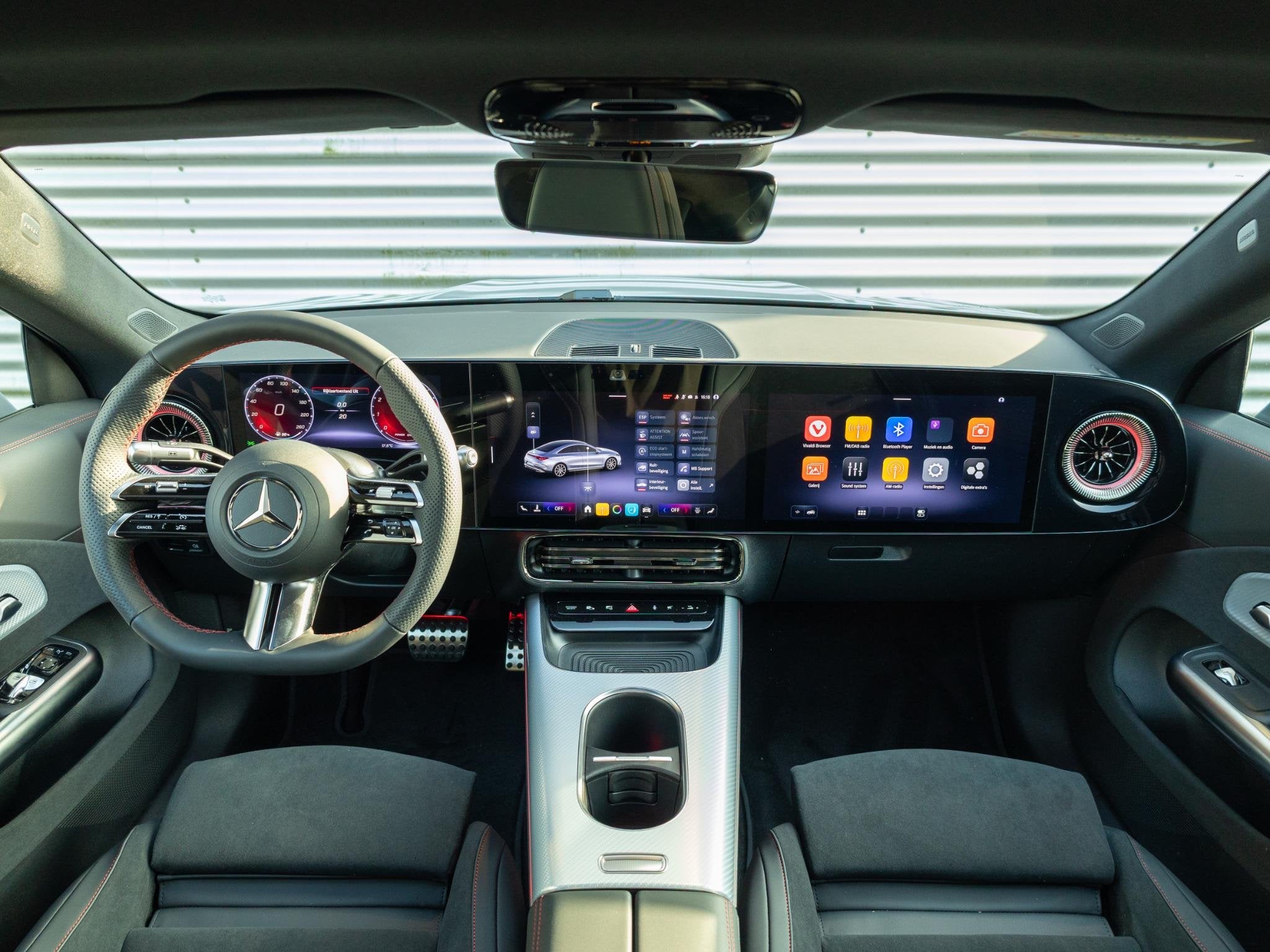 Mercedes-Benz CLA Limousine 200 Business Solution AMG, 1800 kg, 4 cilinders, 163 pk, Origineel Nederlands