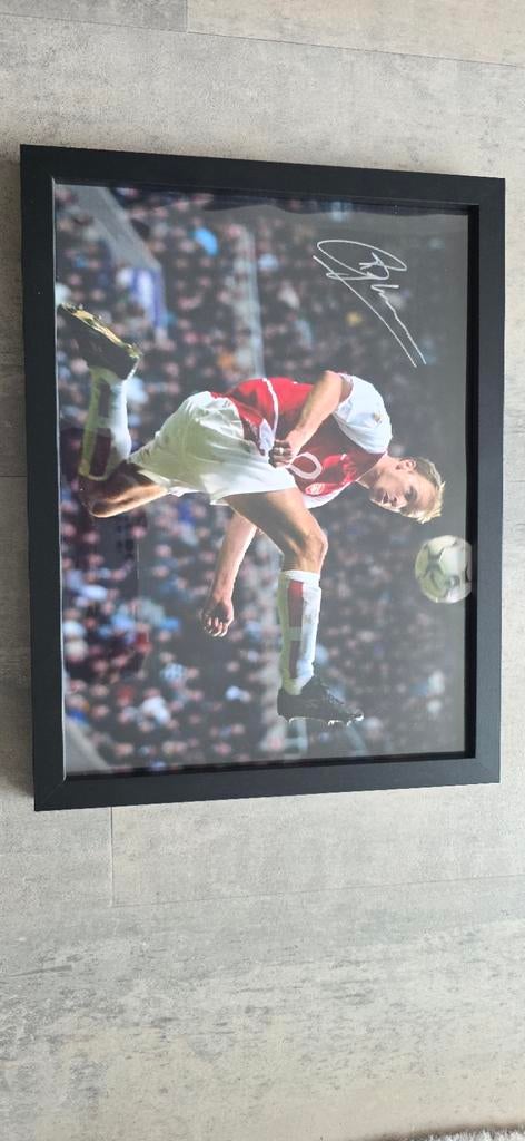 Dennis Bergkamp gesigneerde foto met COA, Ophalen of Verzenden, Zo goed als nieuw, Buitenlandse clubs, Poster, Plaatje of Sticker