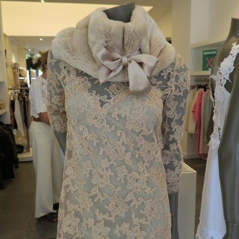 Kraag beige met knooplint faux bont Armani Collezioni TU, Armani Collezioni, Maat 42/44 (L), Ophalen of Verzenden, Zo goed als nieuw