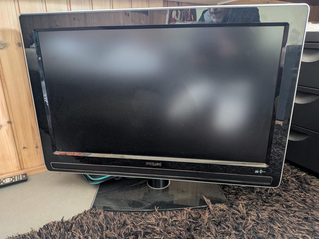 Philips LCD tv  (32 inch) met ingebouwde soundbar, Ophalen, Philips, Gebruikt, 50 Hz