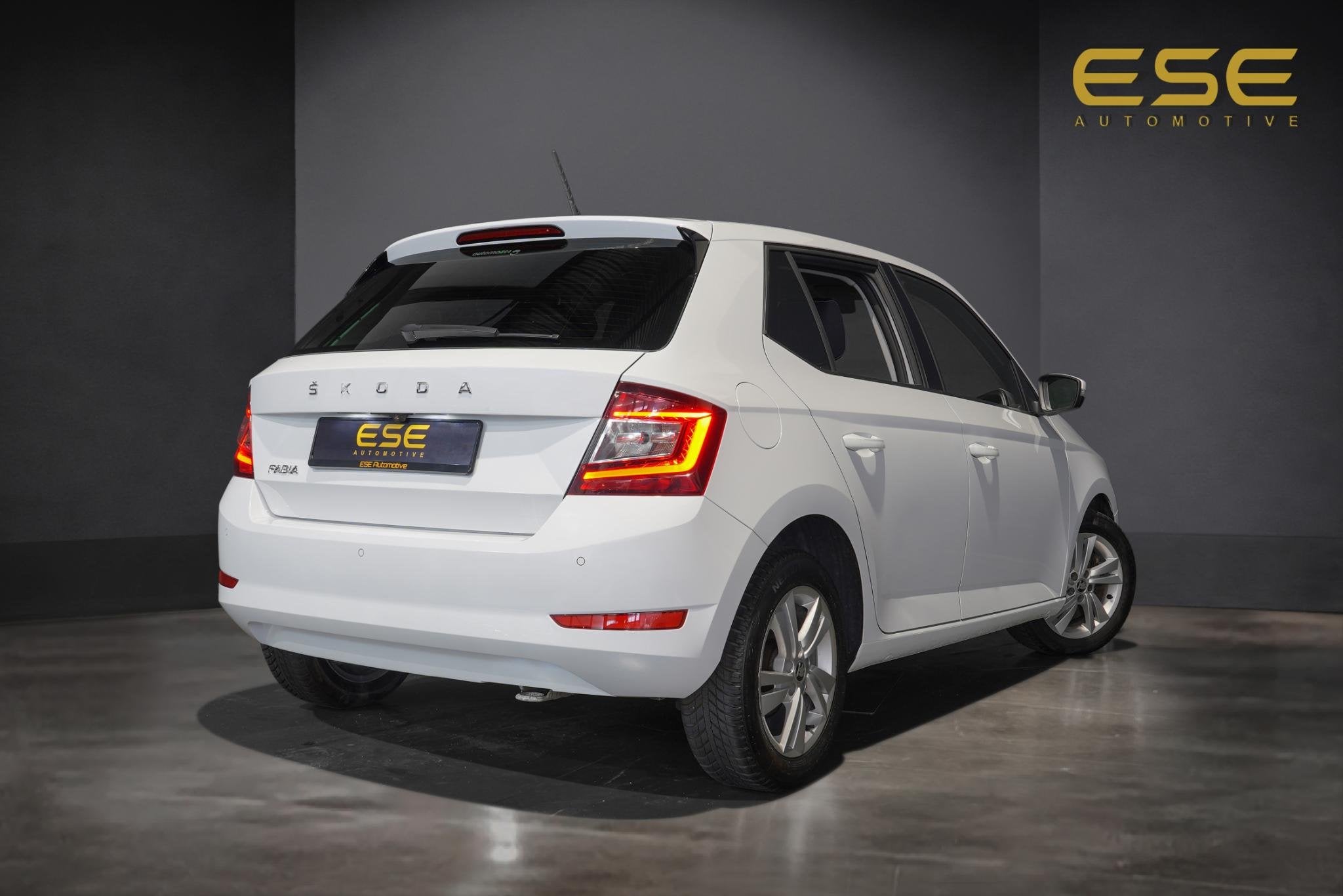 Skoda Fabia 1.0 TSI Ambition | Automaat | Camera | Carplay |, Auto's, 1160 kg, Stof, Gebruikt, Euro 6