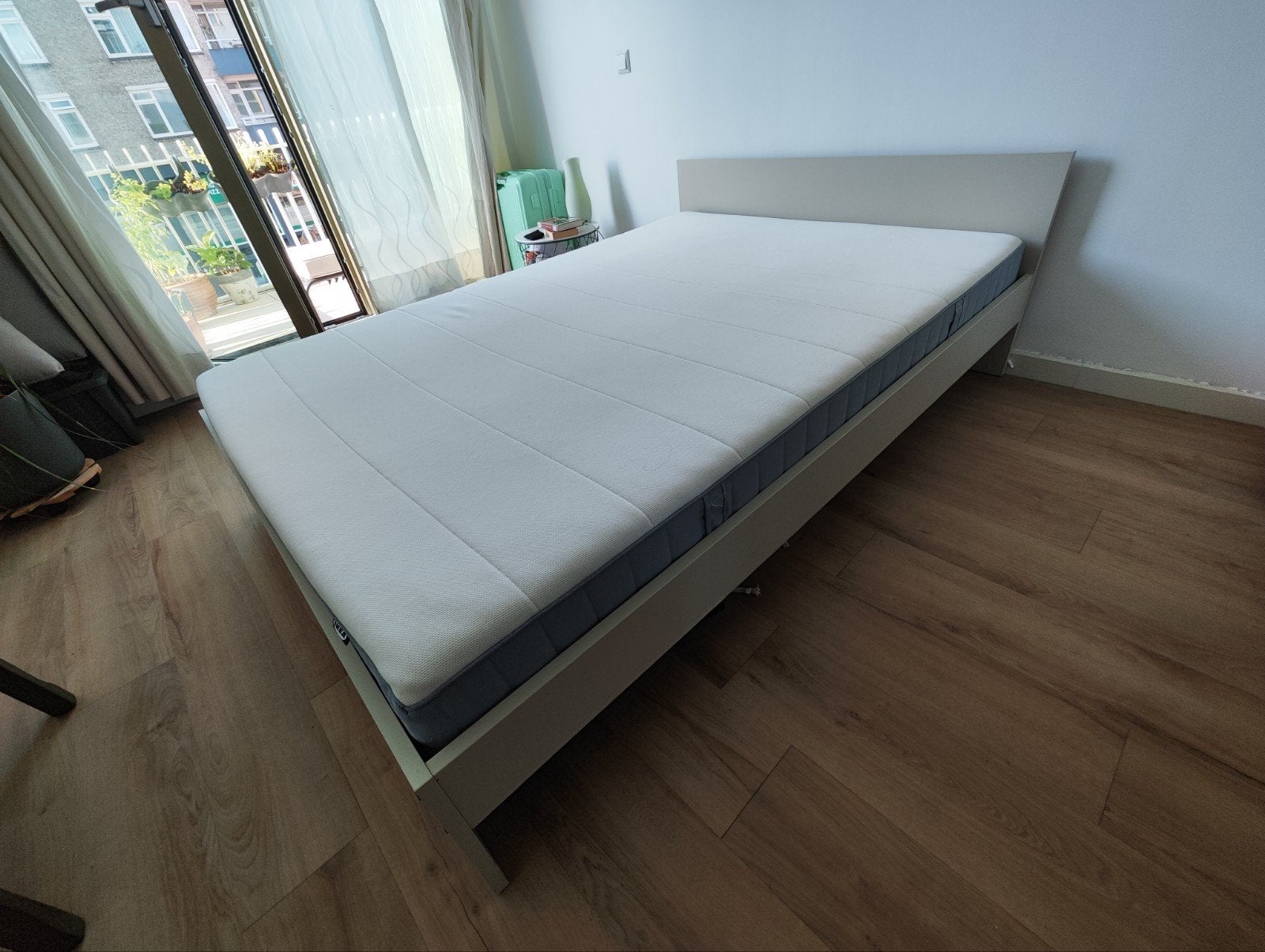 Ikea MALM bed (140x200) met VESTEROY matras, Huis en Inrichting, Ophalen, Gebruikt, Overige kleuren, Tweepersoons