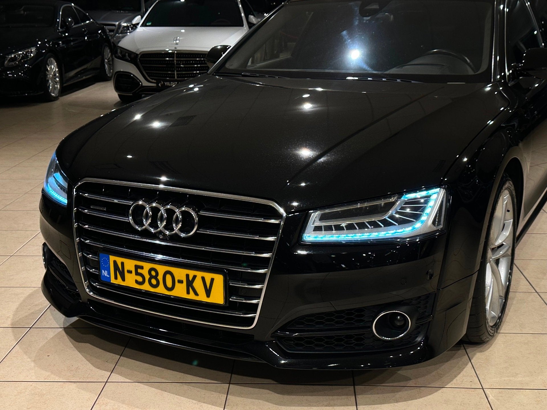 Audi A8 4.2 TDI Quattro Lang Pro Line+ Edition21 Audi Exclus, Auto's, Automaat, Gebruikt, Adaptive Cruise Control, 255 €/maand
