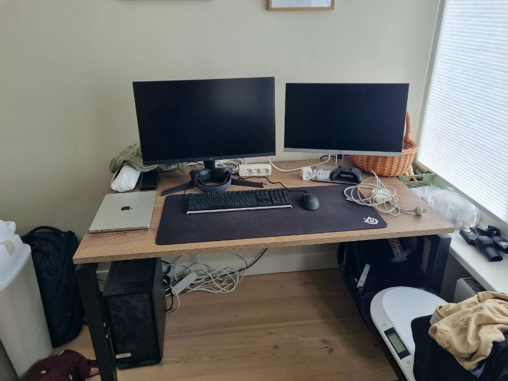 Bureau houtkleur eiken tabak zwart onderstel 140x80cm, Ophalen, Spaanplaat of MDF, Bruin, Zo goed als nieuw