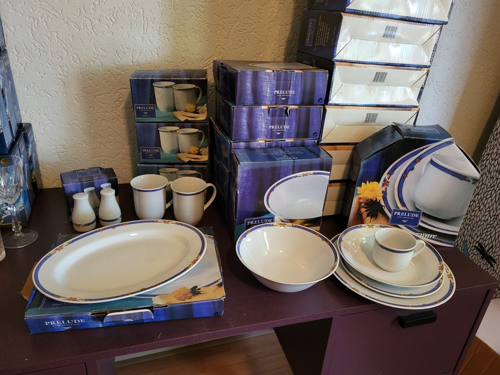 Uitgebreid Prelude Fine Porcelain servies, Ophalen, Nieuw, Compleet servies