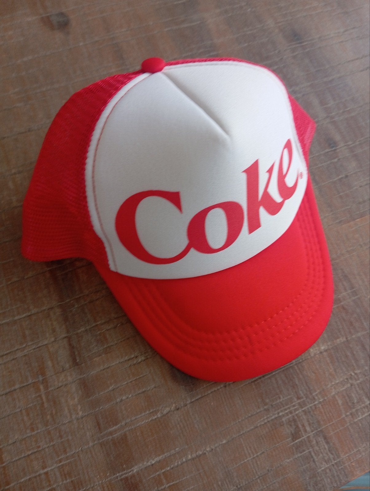 Rode Coca-Cola pet - Zo goed als nieuw, Coca-Cola, One size fits all, Ophalen of Verzenden, Pet