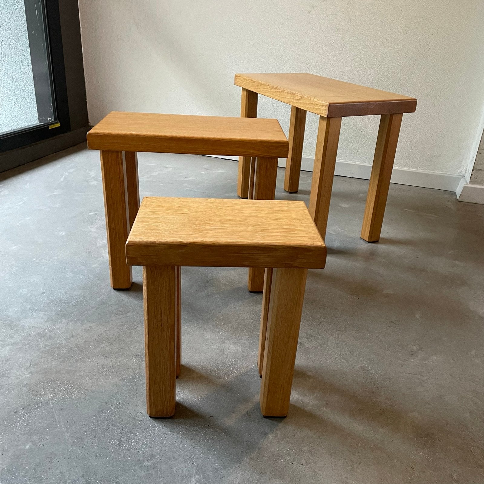 3 Vintage Eikenhouten Brutalist Nesting tafeltjes Jaren '60, Ophalen, Minder dan 45 cm, Minder dan 55 cm, Gebruikt