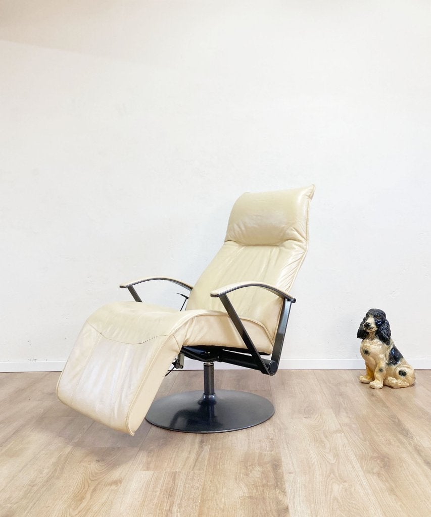 Lederen vintage draai fauteuil. Retro design stoel, Ophalen, Oo, Gebruikt, O