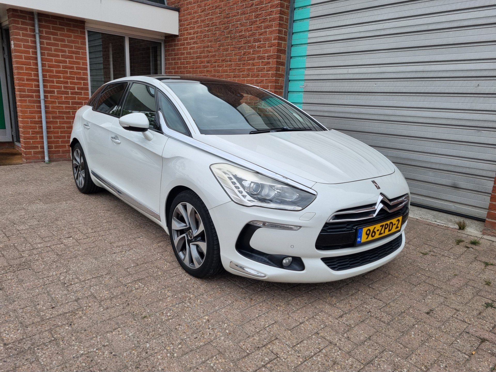 Citroen DS5 1.6 THP So Chic 115kw Automaat Bj:2012 NAP!, Auto's, Citroën, Gebruikt, Wit, 1500 kg, Hatchback