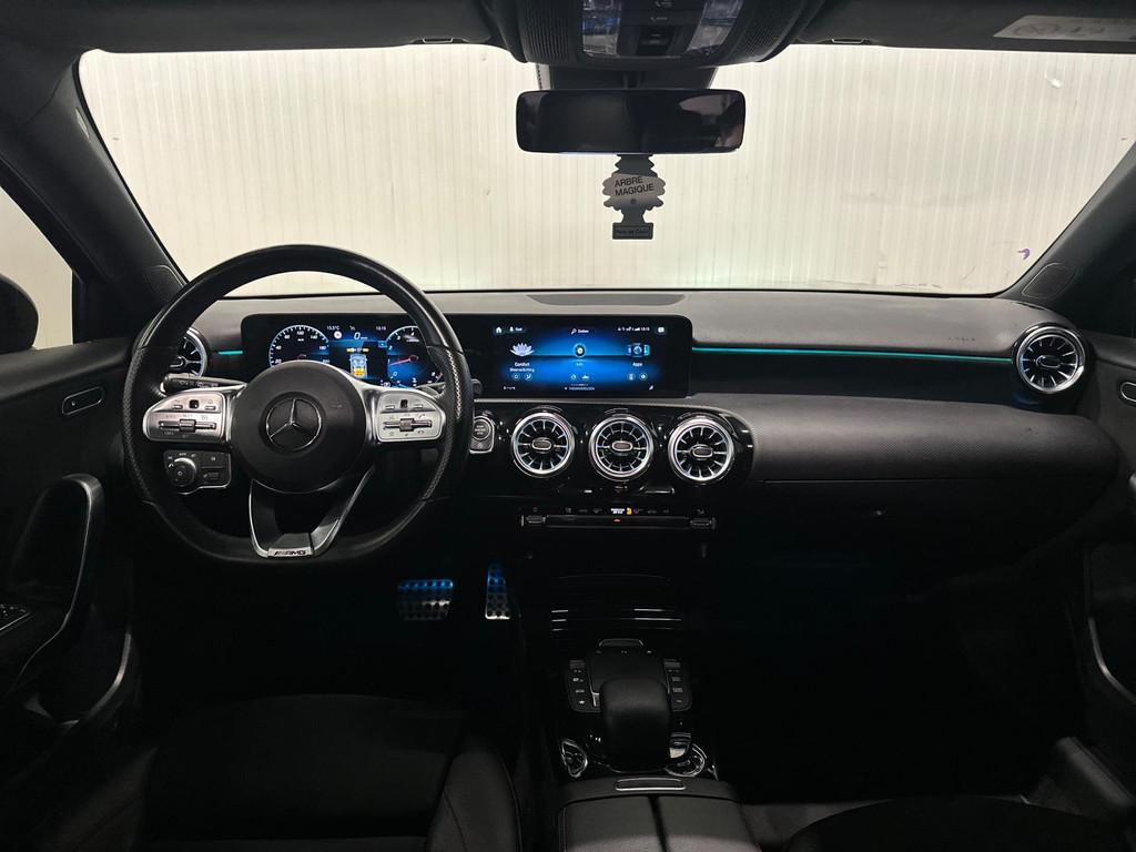 Mercedes-Benz A-klasse 200 AMG Line | PANO | NIGHT | CAMERA, Gebruikt, Euro 6, 4 cilinders, Bedrijf
