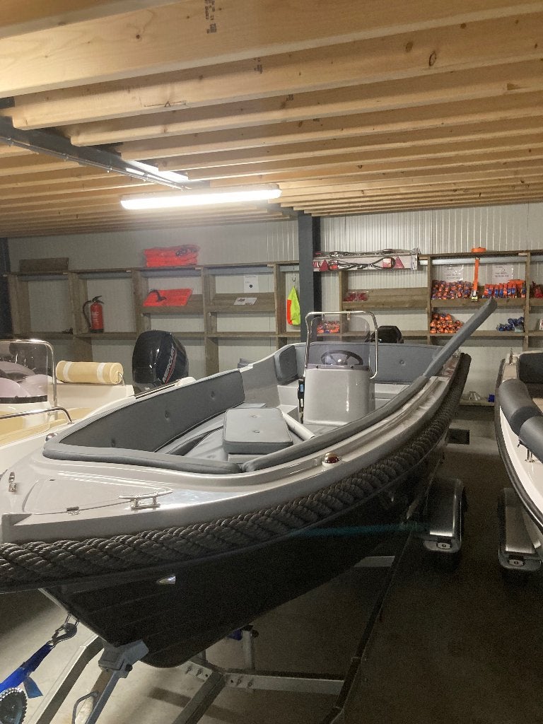 Searider 500 Retro zwart met 20pk buitenboordmotor, Watersport en Boten, Overige merken, Buitenboordmotor, 5 m, Polyester
