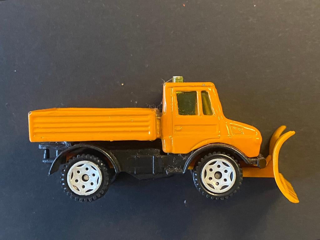 Siku - Mercedes Unimog Sneeuwschuiver, Ophalen of Verzenden, Zo goed als nieuw, Bus of Vrachtwagen