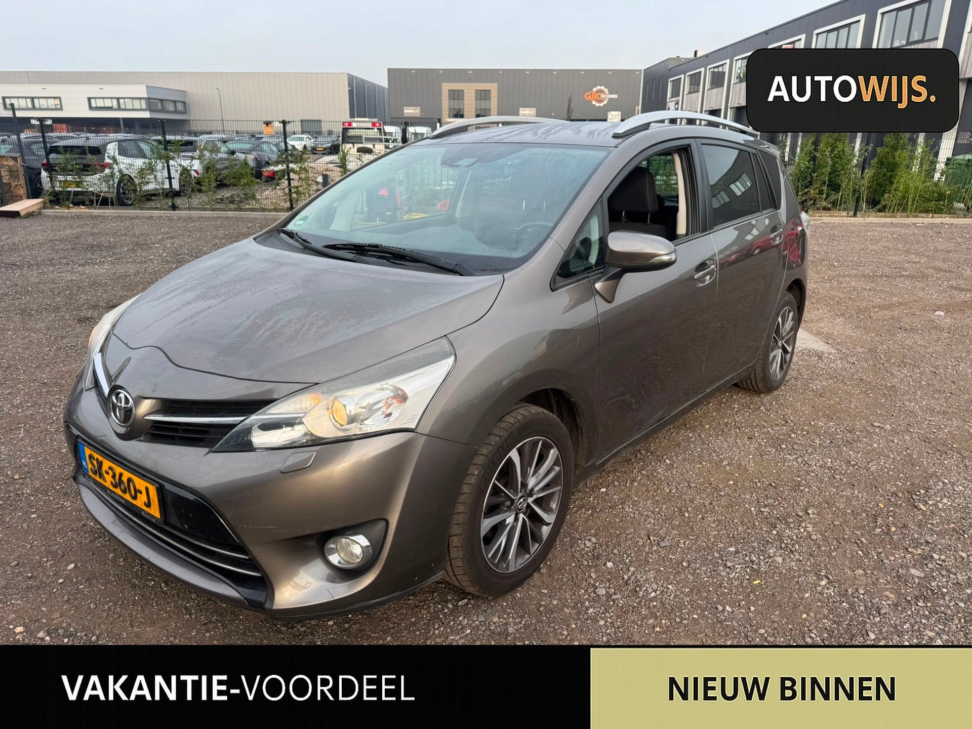 Toyota Verso 1.8 VVT-i Dynamic 7-Persoons|TREKHAAK|NAVI|GOED, Auto's, Toyota, Voorwielaandrijving, Gebruikt, 4 cilinders, Bruin