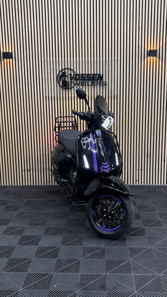 Vespa Sprint | Black & Purple | Full option | Euro 4, Fietsen en Brommers, Scooters | Vespa, Maximaal 45 km/u, Vespa S, Ophalen of Verzenden