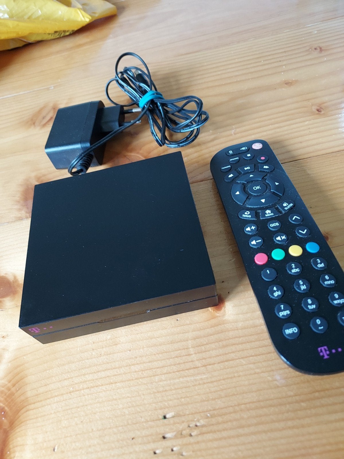 Amino Aria 7x tv ontvanger, Ophalen of Verzenden