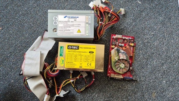 2 voedingen (500W en 250W) voor PC en grafische kaart, Ophalen of Verzenden, Zo goed als nieuw, GDDR5