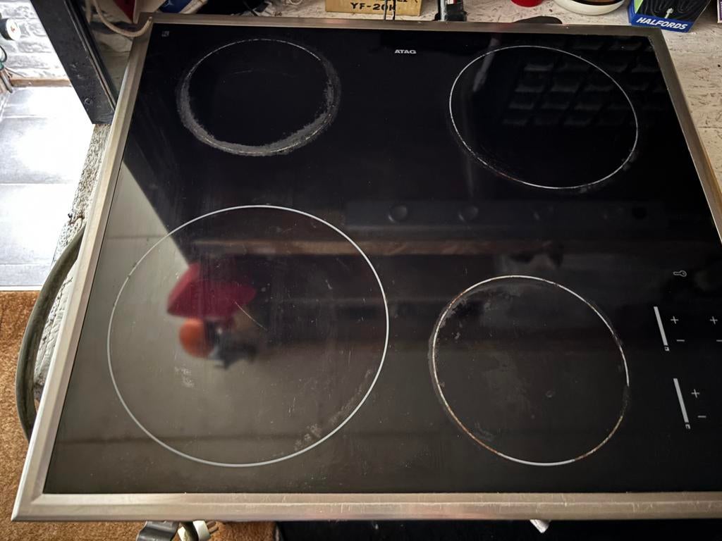 Keramische kookplaat van ATAG, Witgoed en Apparatuur, Kookplaten, Ophalen, Gebruikt, Keramisch, 4 kookzones